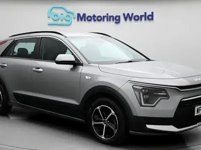 Używany Kia Niro 141 KM (103 kW) 2022 Szary SUV