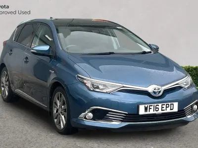 Używany Toyota Auris Hybrid 136 KM (100 kW) 2016 Niebieski Hatchback