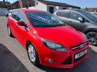 Used Ford Focus Titanium 125 HP (91 kW) 2014 Red Hatchback