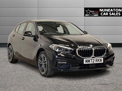 Begagnad BMW 118 Sport Line 136 HK (100 kW) 2022 Svart Halvkombi