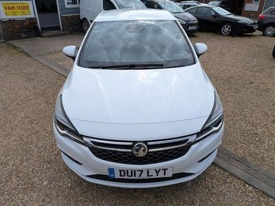 Używany Vauxhall Astra SRi 2017 Biały Hatchback