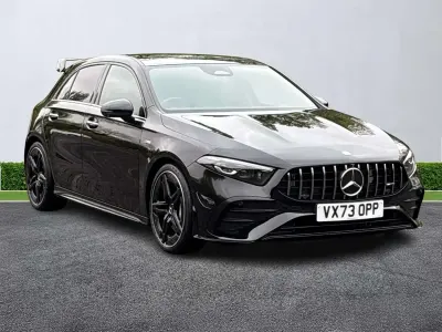 Begagnad Mercedes A35 AMG Premium Plus 2023 Svart Halvkombi