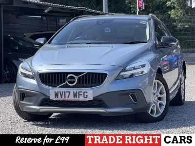 Used Volvo V40 Pro 152 HP (111 kW) 2017 Blue Hatchback
