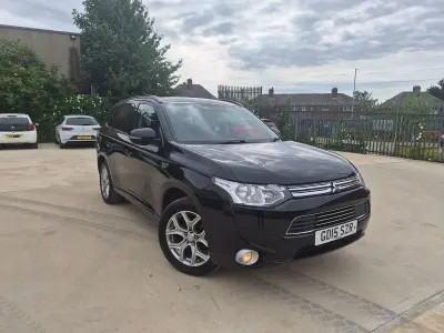 Used Mitsubishi Outlander P-HEV 2015 Black Estate
