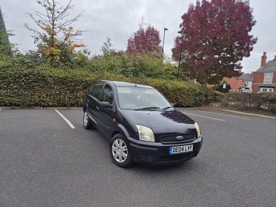 Black Used 2004 Ford Fusion Hatchback | £2,290 (Fair price)