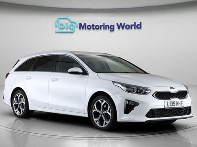 Used Kia Ceed 2019 White Hatchback