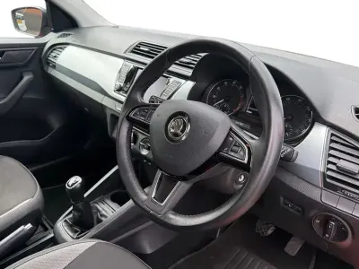 Used Skoda Fabia SE 95 HP (69 kW) 2018 Red Hatchback