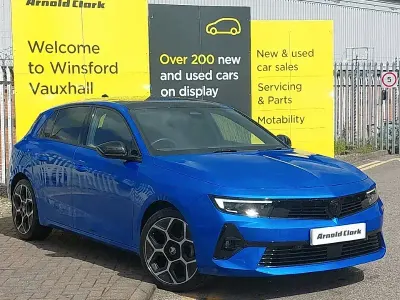 Begagnad Vauxhall Astra Ultimate 130 HK (95 kW) 2024 Blå Halvkombi