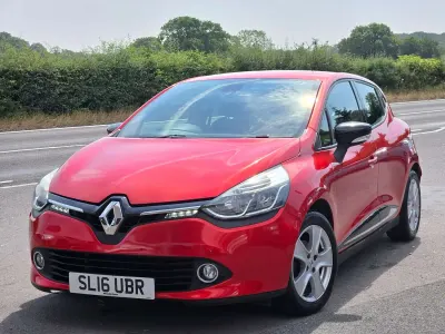 Used Renault Clio Dynamique 90 HP (66 kW) 2016 Red Hatchback