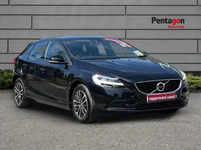Used Volvo V40 Momentum 150 HP (110 kW) 2017 Black Hatchback