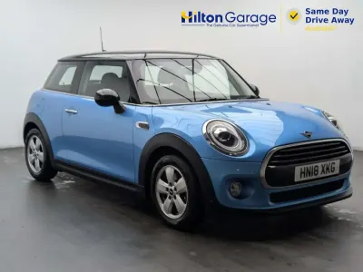 Usado Mini Cooper Hatch 136 HP (100 kW) 2018 Azul Citadino