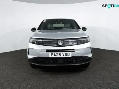 Used Vauxhall Grandland X GSe 143 HP (105 kW) 2025 Crystal silver SUV