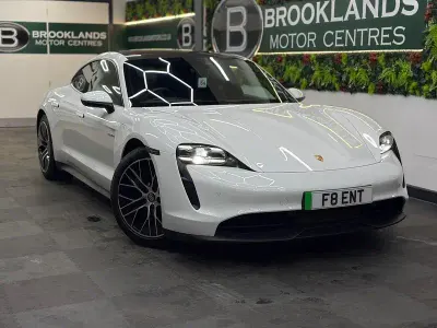 Usado Porsche Taycan 300 kW (408 CV) 2021 Blanco Berlina
