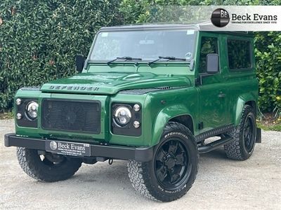 used Land Rover Defender 2.4 90 TD XS STATION WAGON 3d 121 BHP