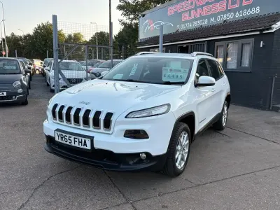 Used Jeep Cherokee Longitude Plus 140 HP (102 kW) 2015 White SUV