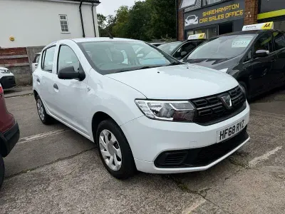 Used Dacia Sandero Essentiel 90 HP (66 kW) 2018 White Hatchback