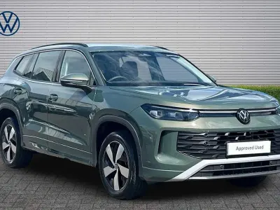 New VW Tayron Life 193 HP (141 kW) 2026 Cipressino green SUV