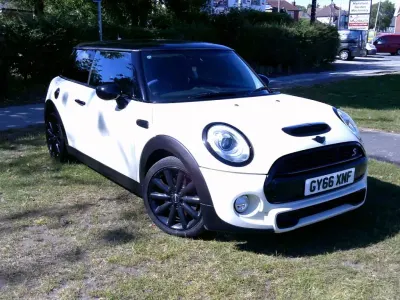 Used Mini Cooper S Hatch 2016 White Hatchback