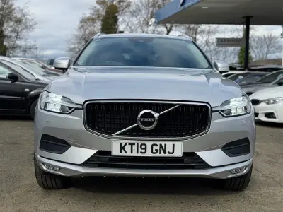 Usado Volvo XC60 Momentum 190 CV (139 kW) 2019 Plateado SUV