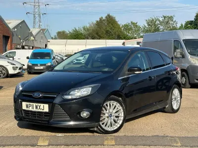 Usado Ford Focus Zetec 115 HP (84 kW) 2011 Preto Citadino