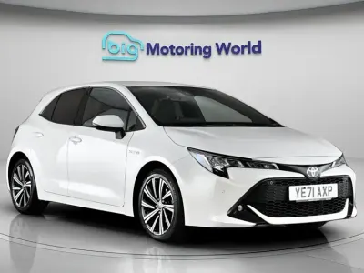 Usado Toyota Corolla Design 122 CV (89 kW) 2021 Blanco Utilitario