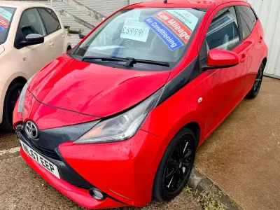 Used Toyota Aygo x-style 69 HP (50 kW) 2017 Red Hatchback