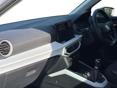Used Seat Arona SE Technology 94 HP (69 kW) 2022 Silver SUV