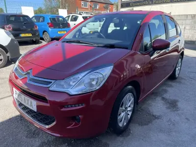 Używany Citroën C3 PureTech 2015 Czerwony Hatchback
