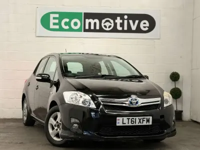 Used Toyota Auris Hybrid T4 136 HP (100 kW) 2011 Black Hatchback