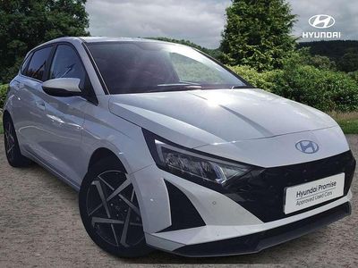 New Hyundai i20 Premium 99 HP (72 kW) 2025 White Hatchback