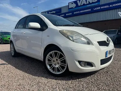 Used Toyota Yaris SR 2011 White Hatchback