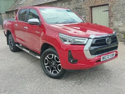 Used Toyota HiLux 150 HP (110 kW) 2022 Red Pickup