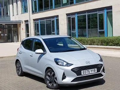 Używany Hyundai i10 Advanced 63 KM (46 kW) 2025 Szary Hatchback