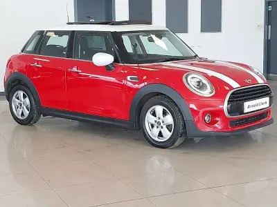 Used Mini Cooper Classic 136 HP (100 kW) 2020 Red Hatchback