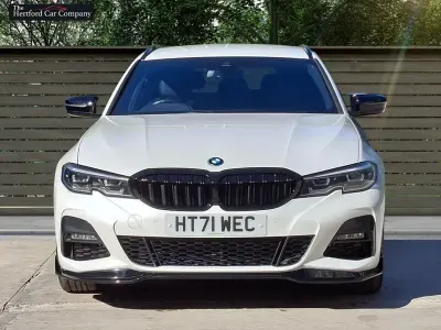 Begagnad BMW 330e M Sport 292 HK (214 kW) 2022 Vit Kombi