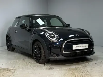 Używany Mini Cooper Exclusive 134 KM (98 kW) 2022 Czarny Hatchback