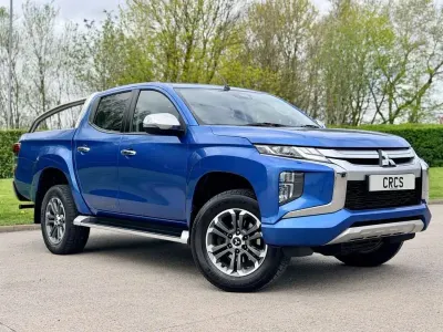 Usado Mitsubishi L200 Warrior 150 HP (110 kW) 2019 Azul Pickup