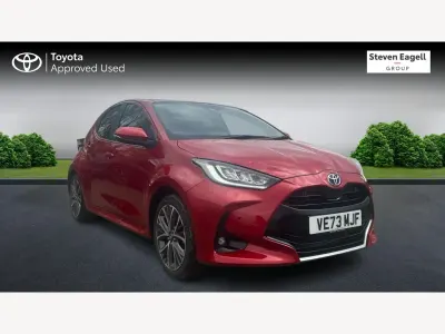 Używany Toyota Yaris Hybrid 2024 Czerwony Hatchback