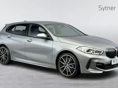 Begagnad BMW 120 M Sport 187 HK (137 kW) 2023 Grå Halvkombi