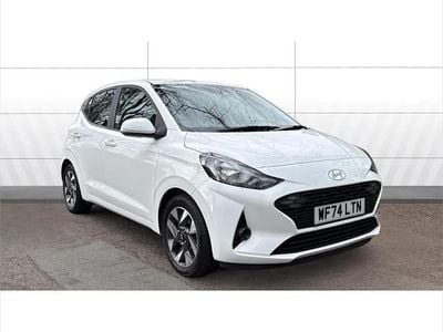 Used Hyundai i10 Advanced 79 HP (58 kW) 2024 White Hatchback