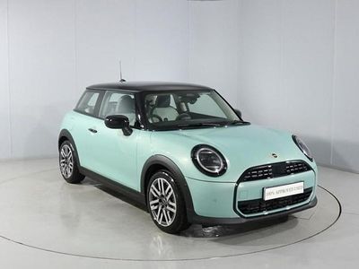 Używany Mini Cooper Classic 2025 Hatchback
