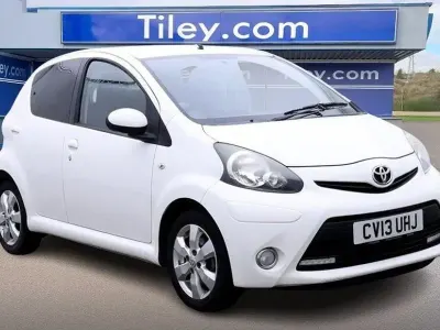 Used Toyota Aygo 68 HP (50 kW) 2013 White Hatchback