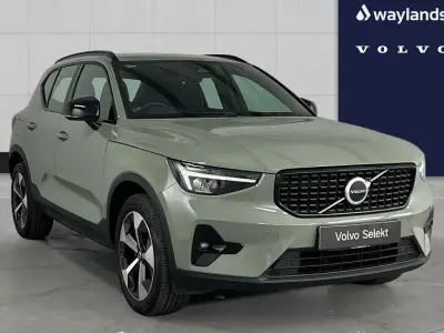 Used Volvo XC40 Plus 194 HP (142 kW) 2024 Green SUV