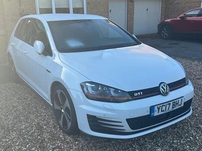 Begagnad VW Golf VII GTI 2017 Vit Halvkombi