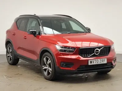 Usado Volvo XC40 R-Design 163 CV (119 kW) 2020 Rojo SUV