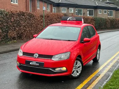 Begagnad VW Polo SE 60 HK (44 kW) 2015 Röd Halvkombi