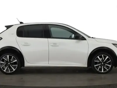 Used Peugeot 208 GT 75 HP (55 kW) 2022 White Hatchback