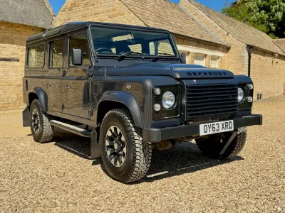 Used Land Rover Defender 122 HP (89 kW) 2013 Brown Estate