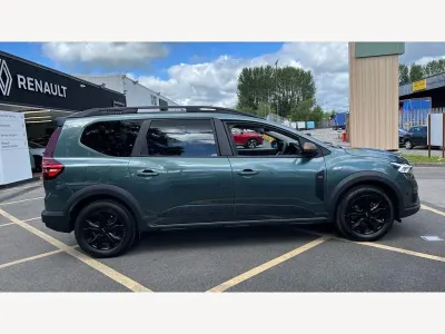 Begagnad Dacia Jogger Extreme 2024 Grön Minibuss