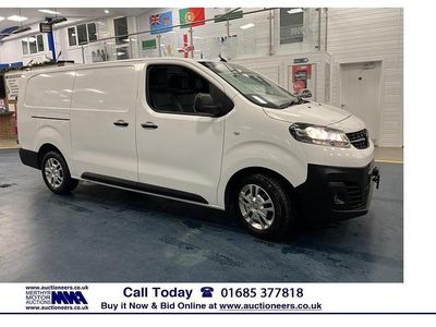 Used Vauxhall Vivaro S 100 HP (73 kW) 2021 White MPV
